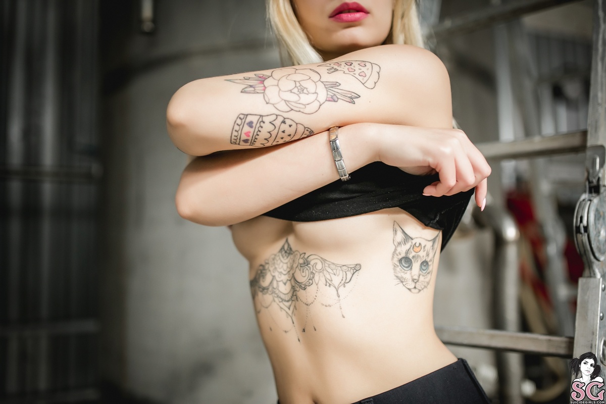 valera-thestranger-15.jpg