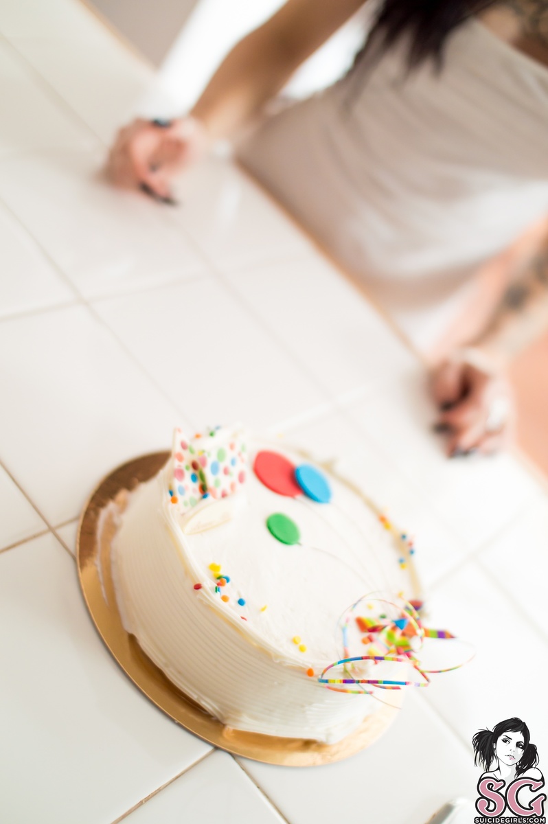 rileyash-stickysweet-01.jpg