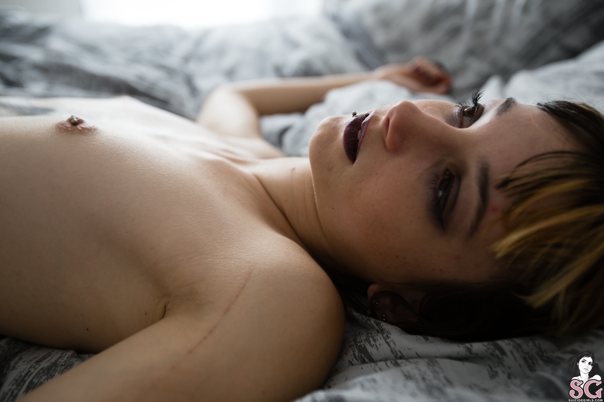 mailinya-sleepingwiththewolf-23.jpg