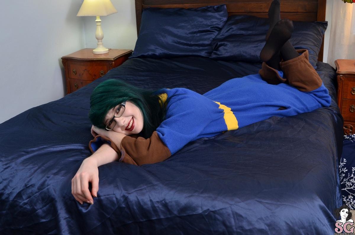 getjinxx-itslonelyouthereinthewasteland-03.jpg