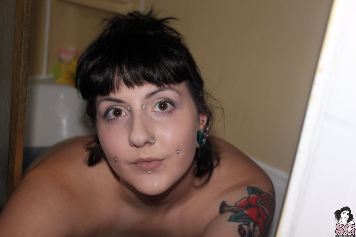 kryptickorpse-acandlelitbathwithinamorta-21.jpg