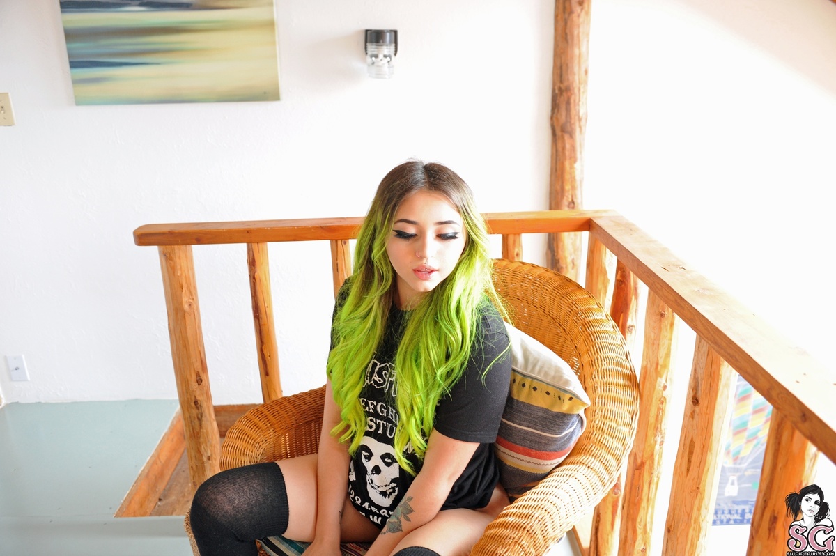 vulgxr-teenagersfrommars-01.jpg
