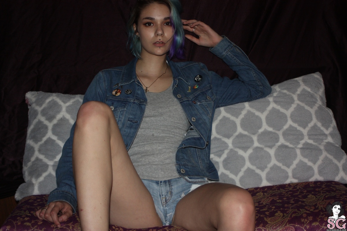 evebunny-plumdrop-01.jpg