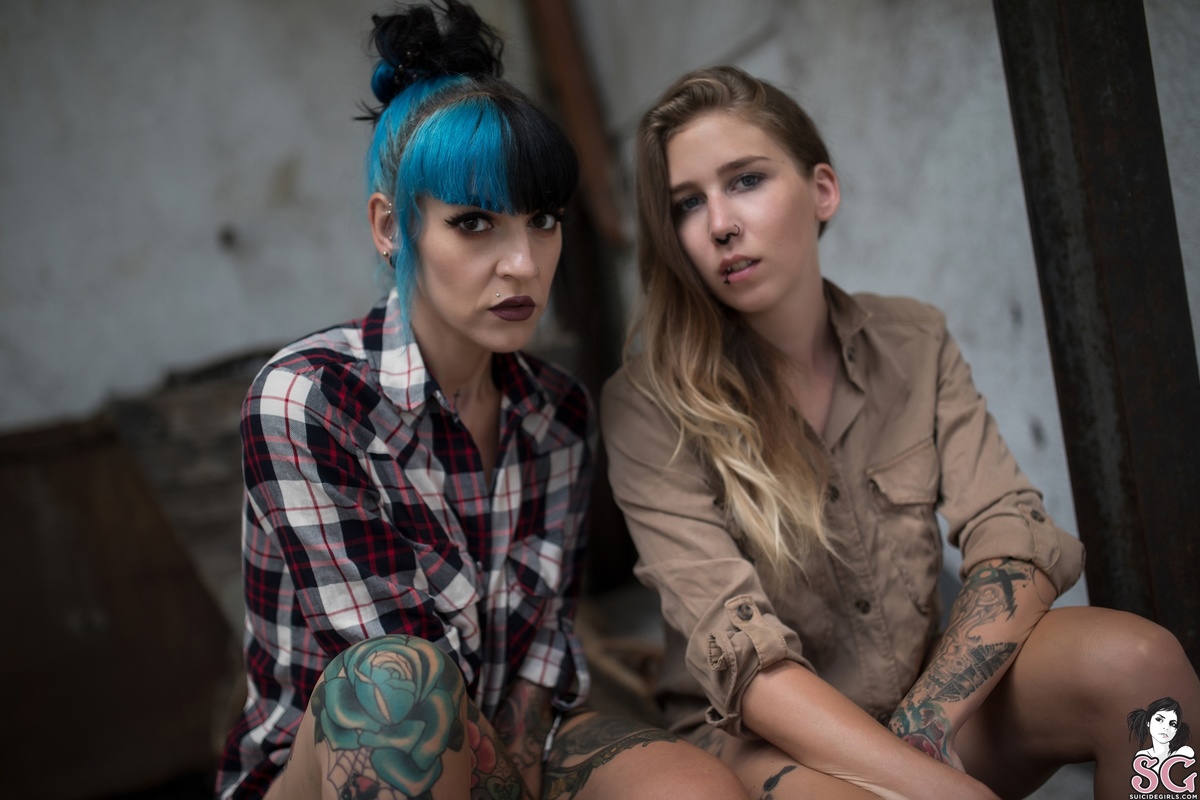 lizzbert-friendshipgoals-03.jpg