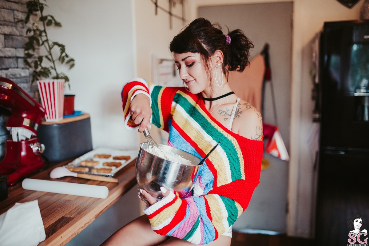 auroraxrose-strawberriescream-03.jpg