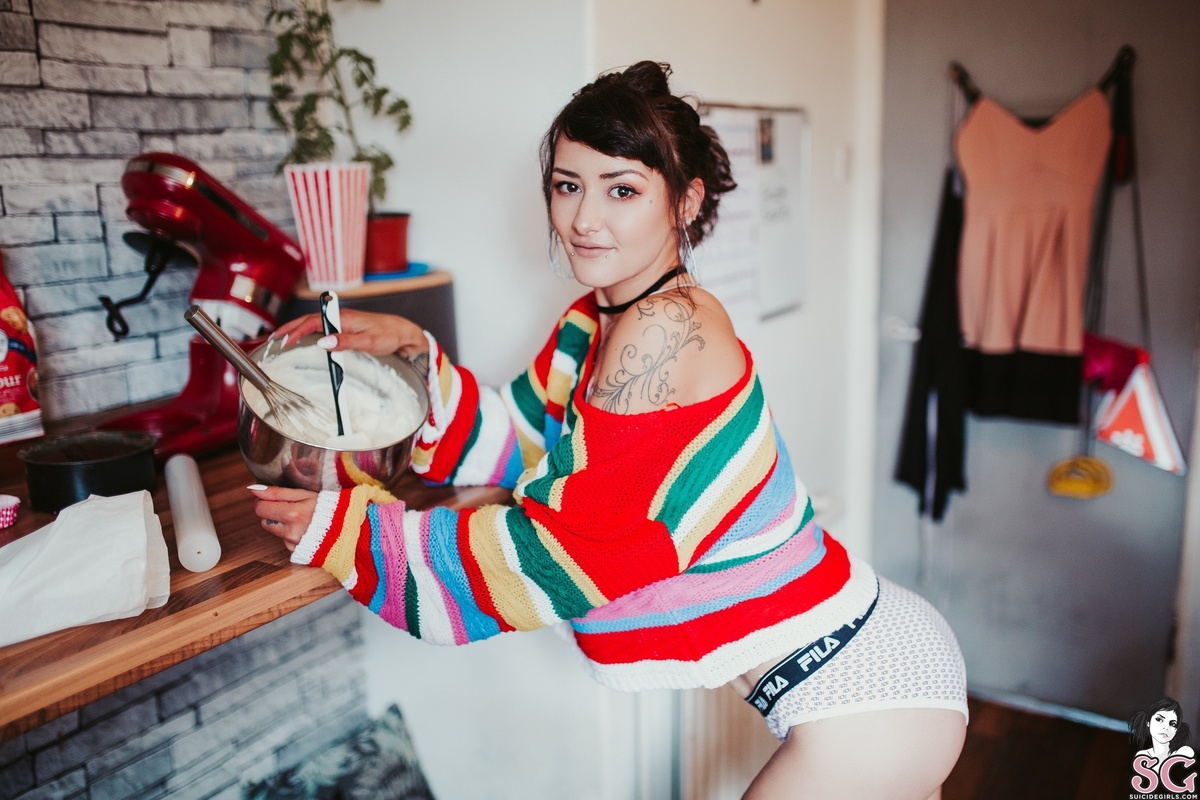 auroraxrose-strawberriescream-05.jpg