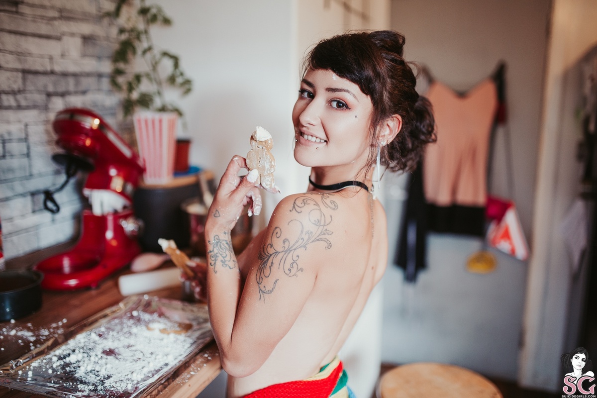 auroraxrose-strawberriescream-23.jpg