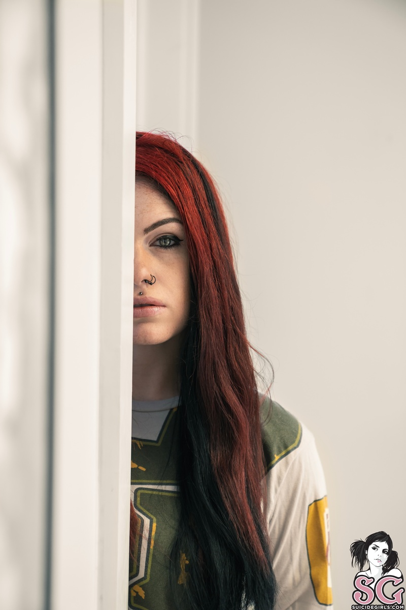 victoriaboness-hesnogoodtomedead-01.jpg