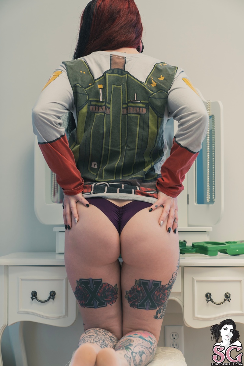 victoriaboness-hesnogoodtomedead-09.jpg
