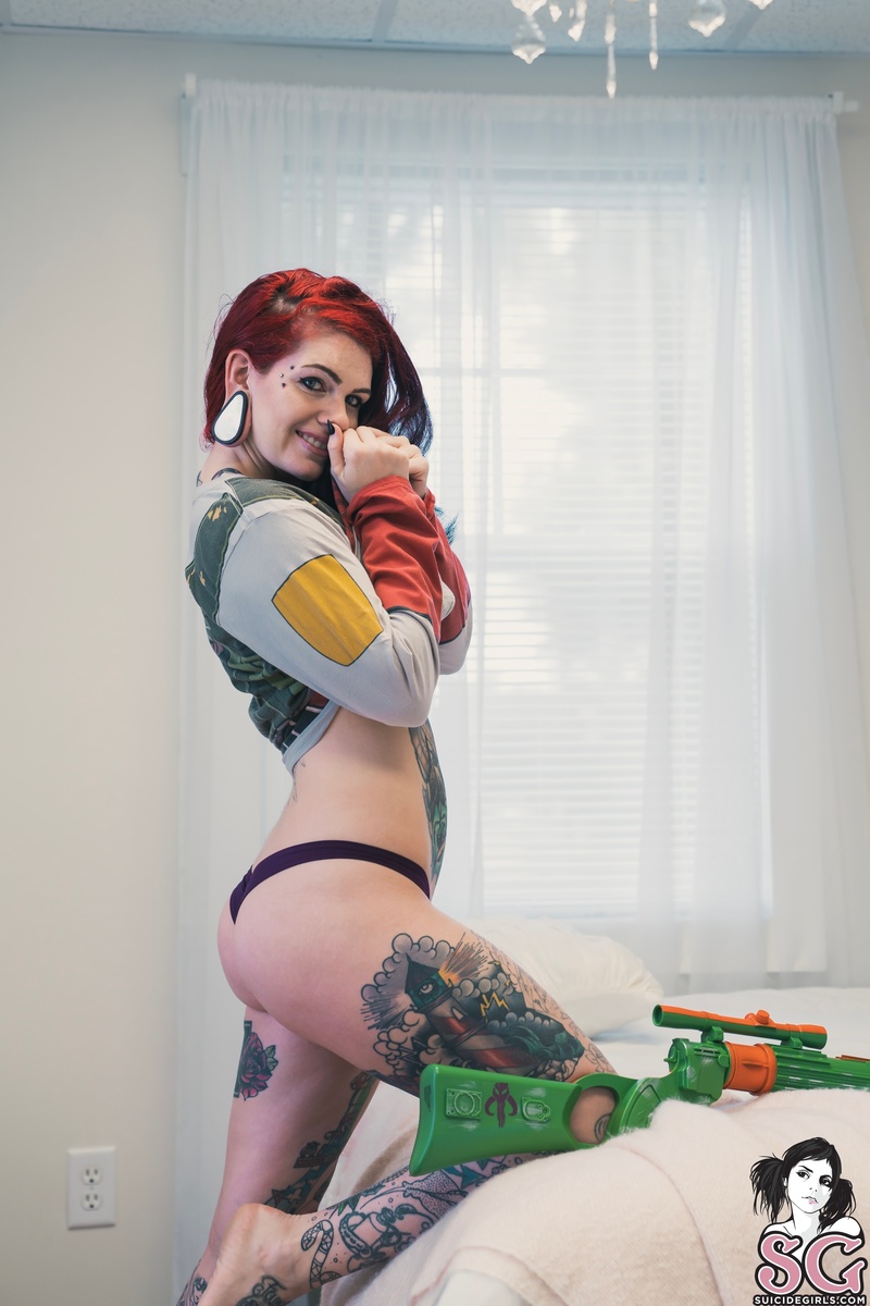 victoriaboness-hesnogoodtomedead-11.jpg