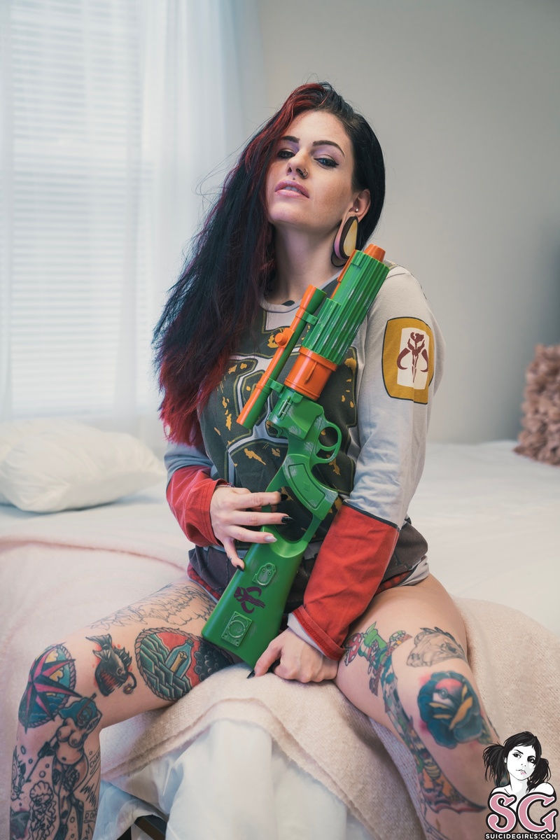 victoriaboness-hesnogoodtomedead-13.jpg