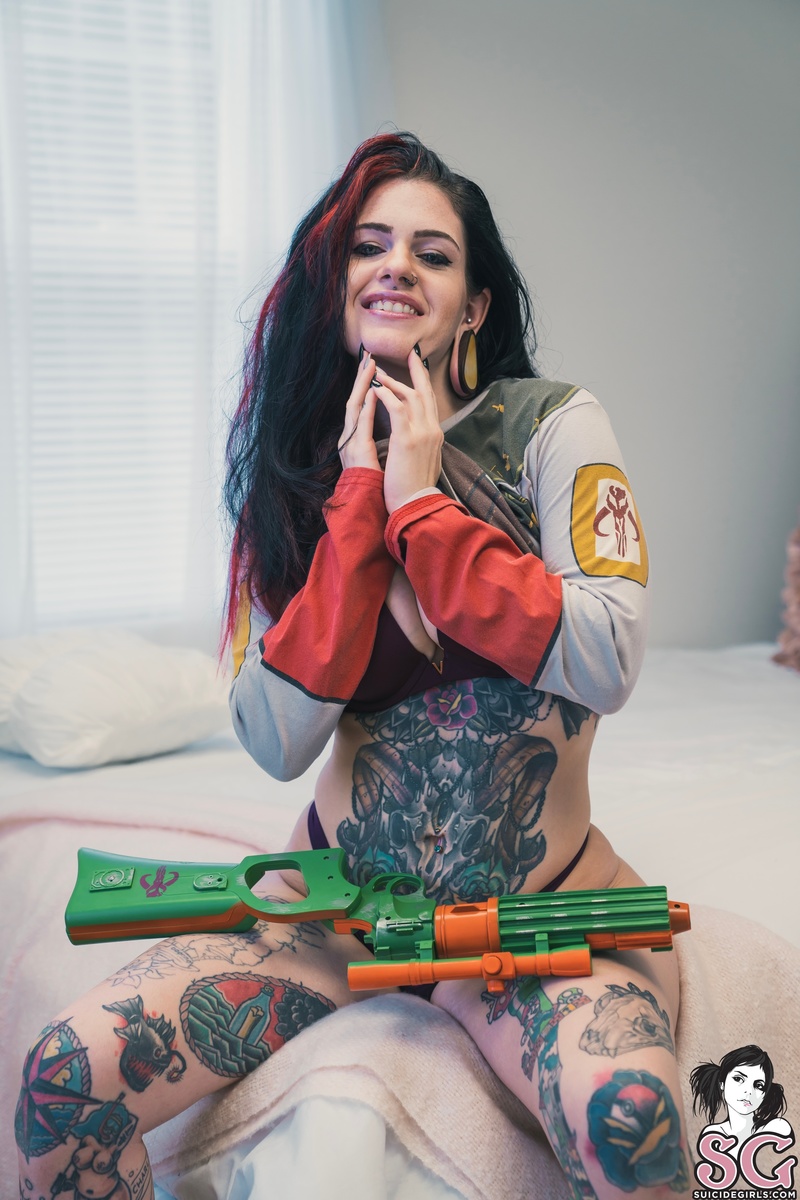 victoriaboness-hesnogoodtomedead-15.jpg
