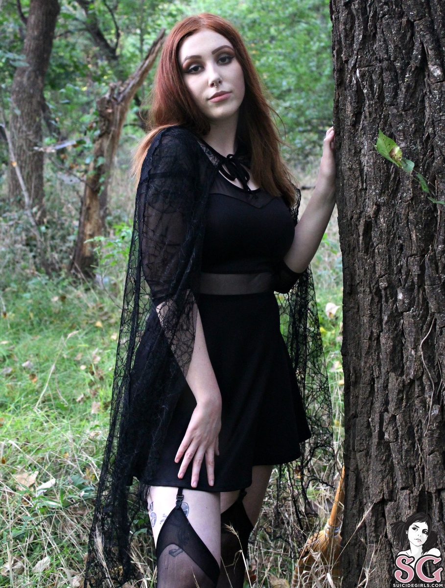 bluntsandsushi-crypticnightshade-03.jpg