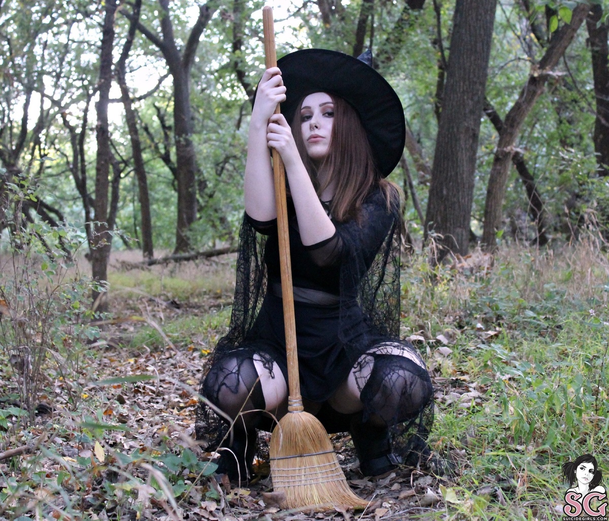 bluntsandsushi-crypticnightshade-09.jpg