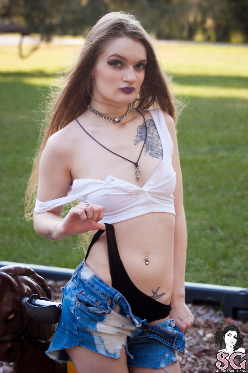inkdangel-whenyoureacreatureofthenightbutstilllovethebeach-17.jpg