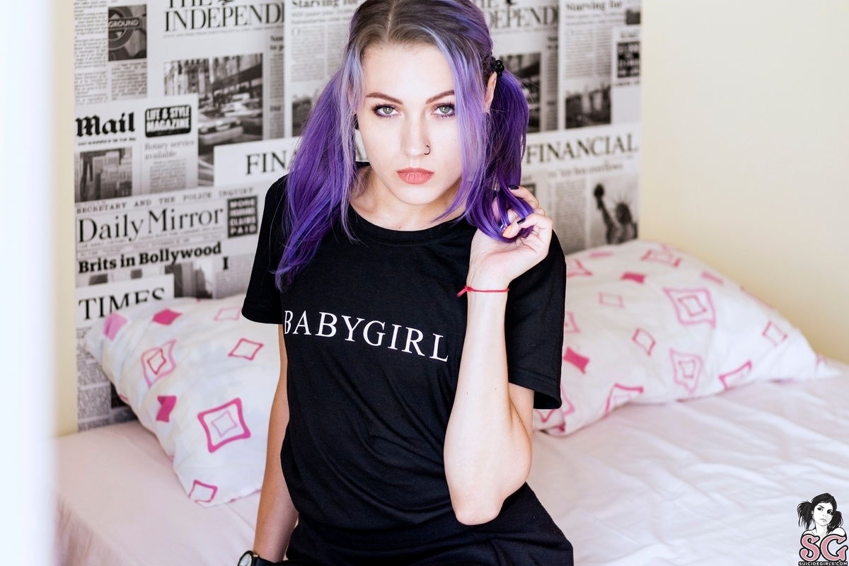 ergwath-notyourbabygirl-03.jpg