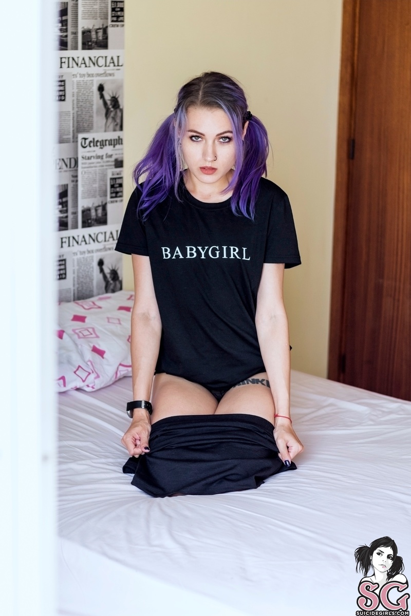 ergwath-notyourbabygirl-09.jpg