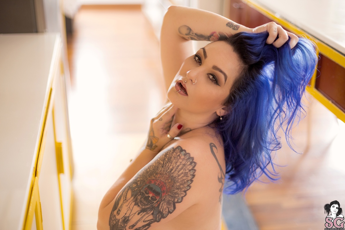 miahblue-drinkme-33.jpg