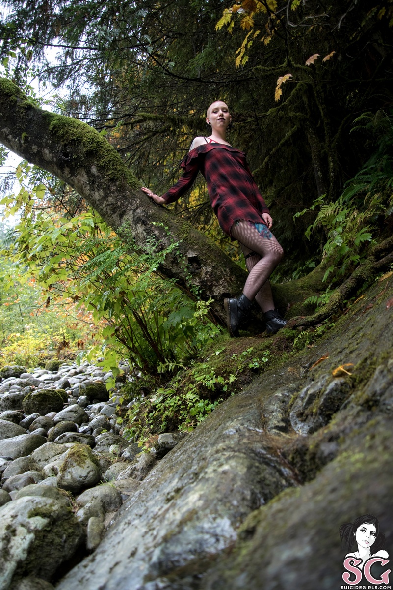 gracelesskelly-withoutapaddle-01.jpg
