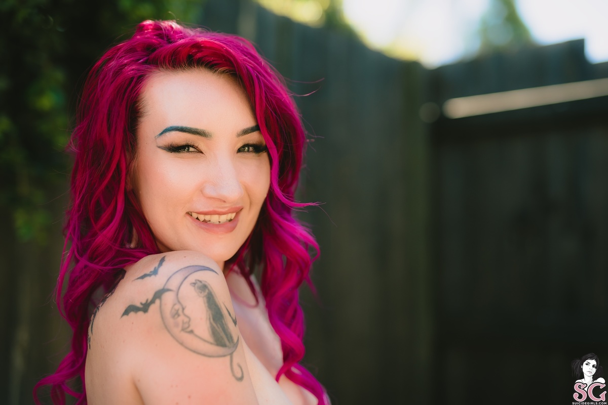 vonbat-deathlybloom-17.jpg