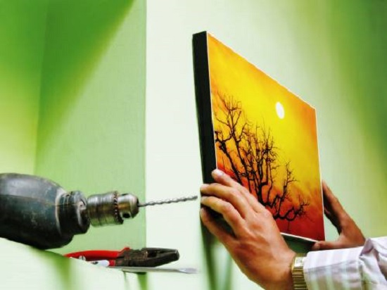 Lizz Lang Art Services Provides Art Installation Services in San Diego