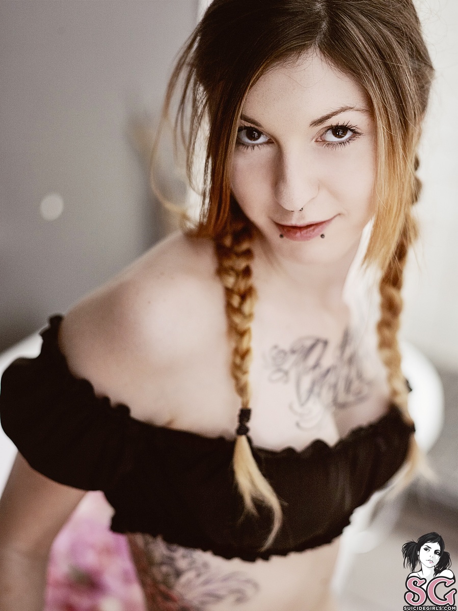 rileyash-laguz-05.jpg