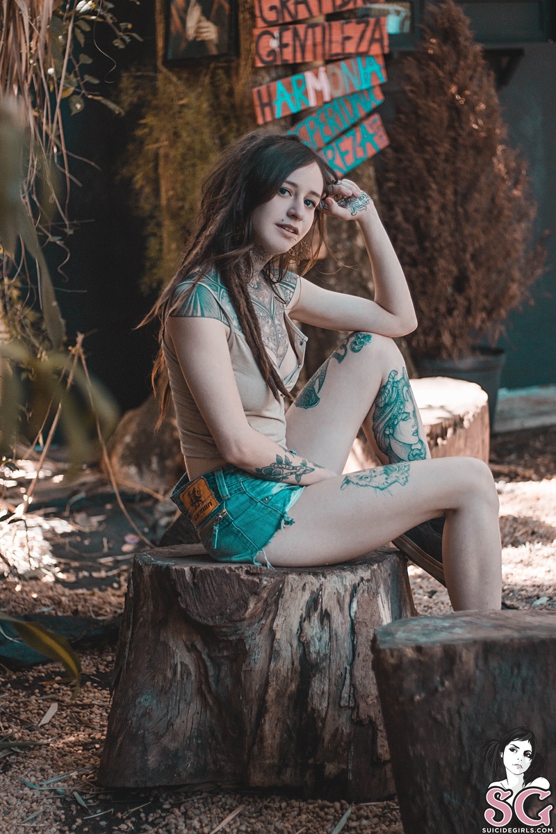 lorraine-toofasttolivetooyoungtodie-03.jpg