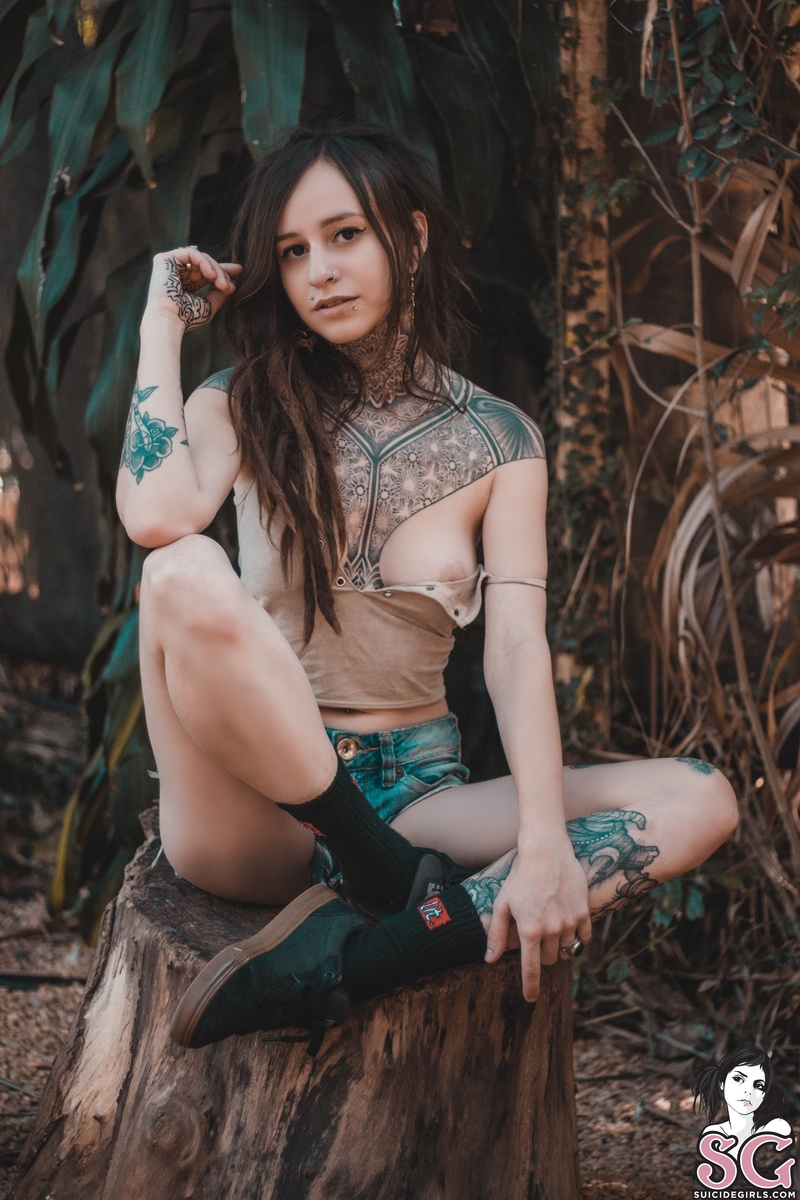 lorraine-toofasttolivetooyoungtodie-09.jpg