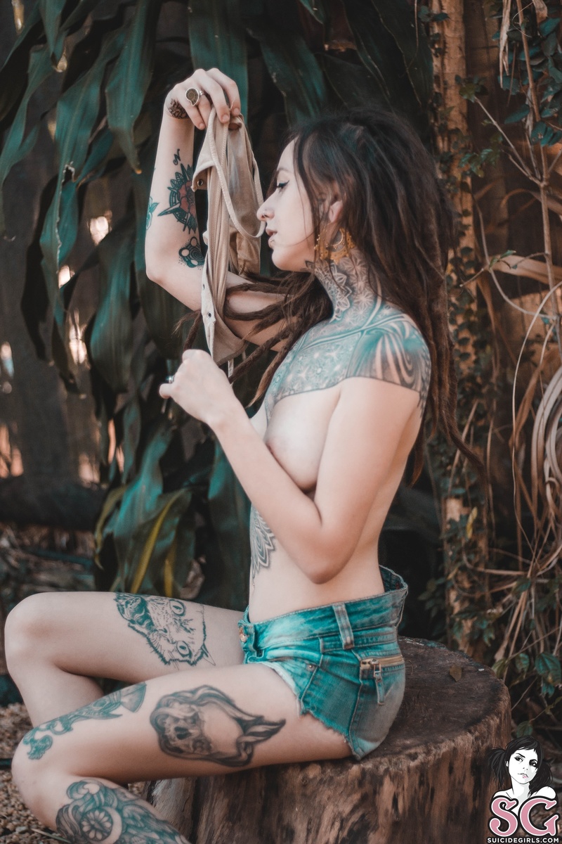 lorraine-toofasttolivetooyoungtodie-15.jpg