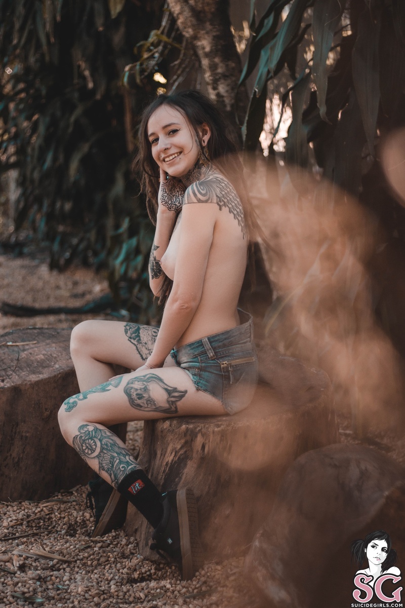 lorraine-toofasttolivetooyoungtodie-19.jpg