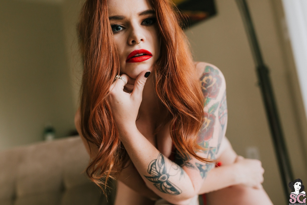 lushlex-crimson-15.jpg