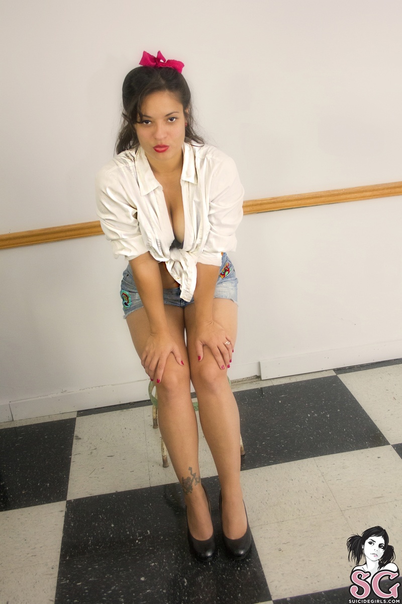 moderndemons-vintageshopcalendargirl-01.jpg