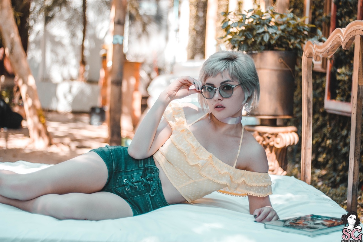 lollahattori-angelinthewoods-11.jpg
