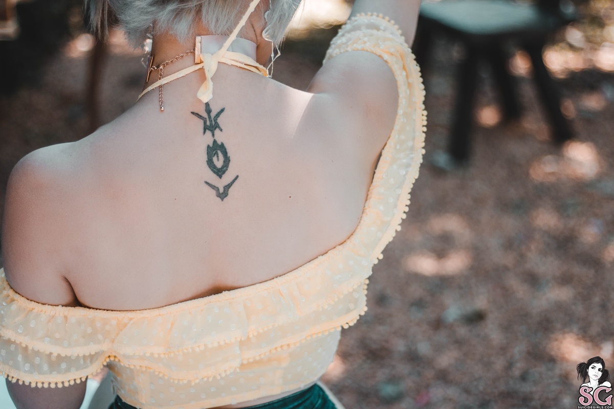 lollahattori-angelinthewoods-13.jpg