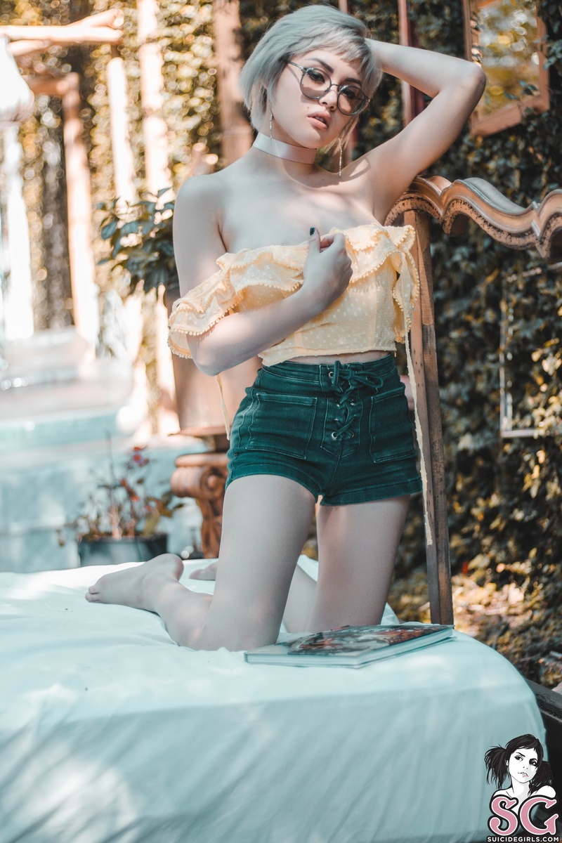 lollahattori-angelinthewoods-17.jpg