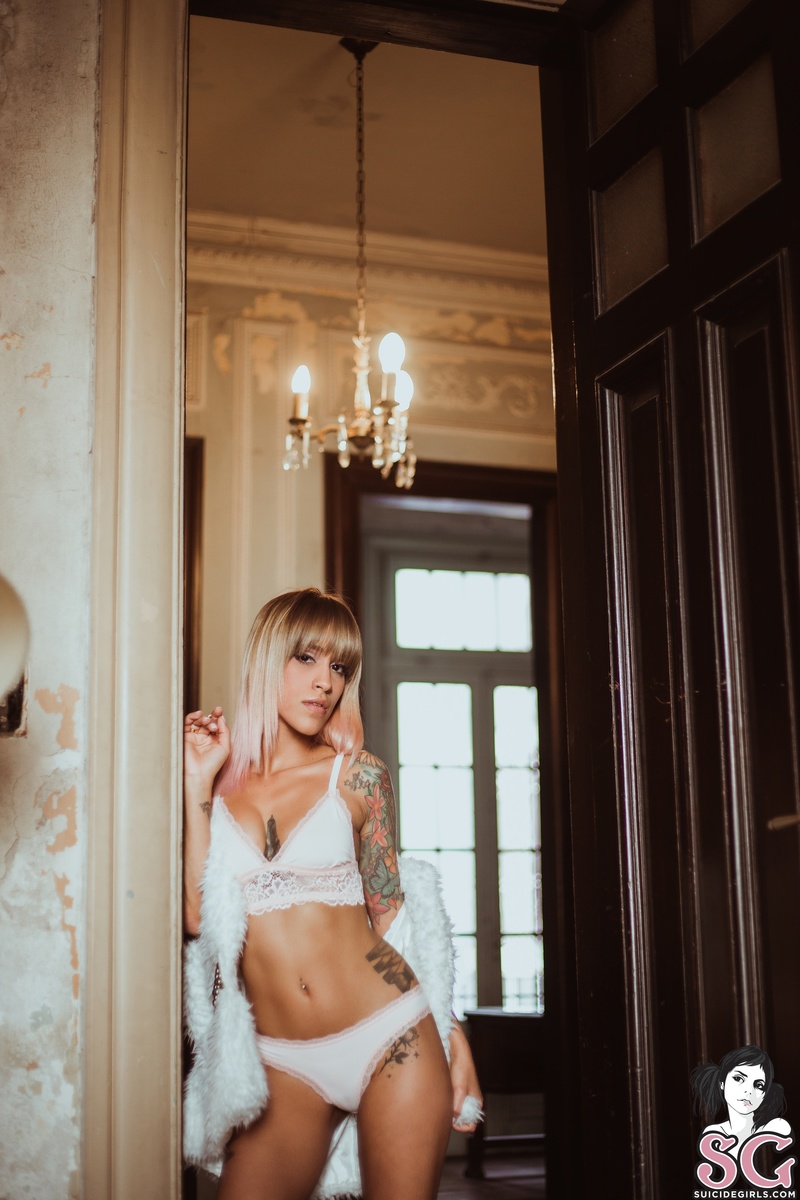 karenia-pluma-03.jpg