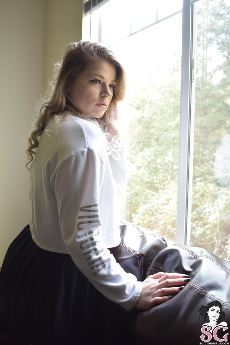 hannahrose-pinkandfuzzy-03.jpg