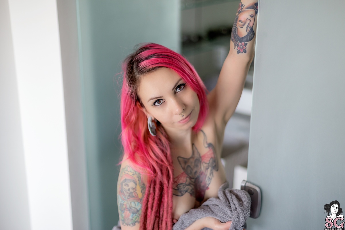 babilina-getnaked-11.jpg