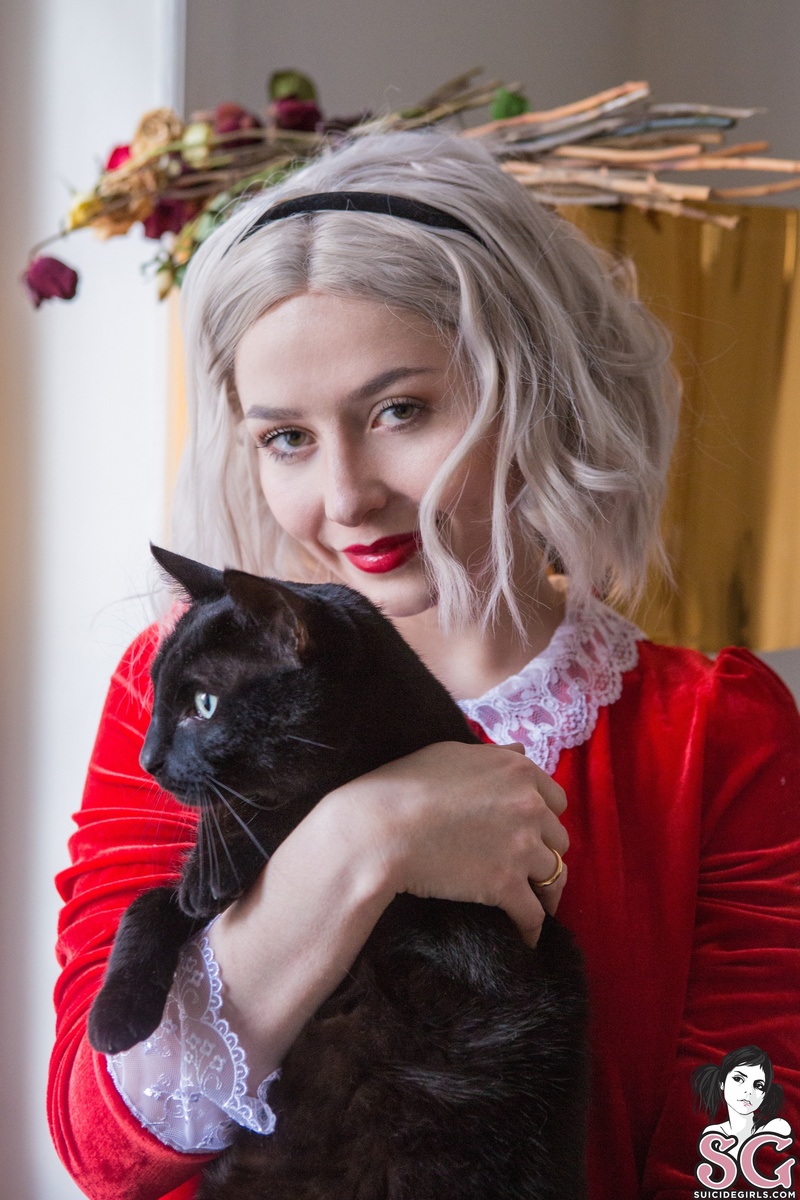 marlene-yousaywitchlikeitsabadthing-05.jpg