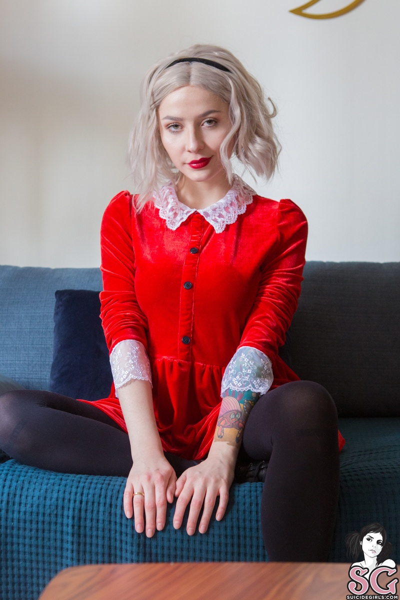 marlene-yousaywitchlikeitsabadthing-07.jpg