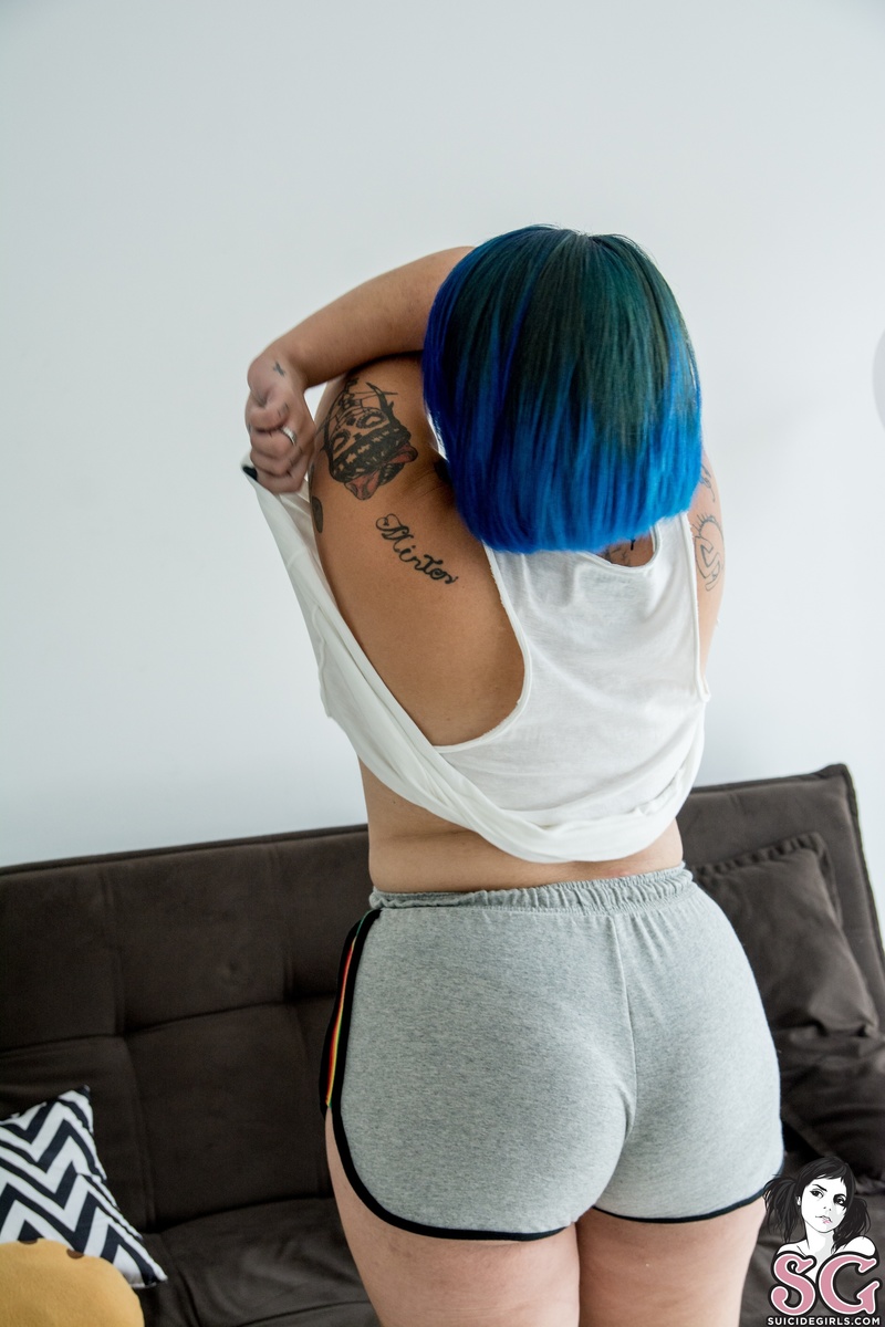 blueallien-thespaceisblue-11.jpg