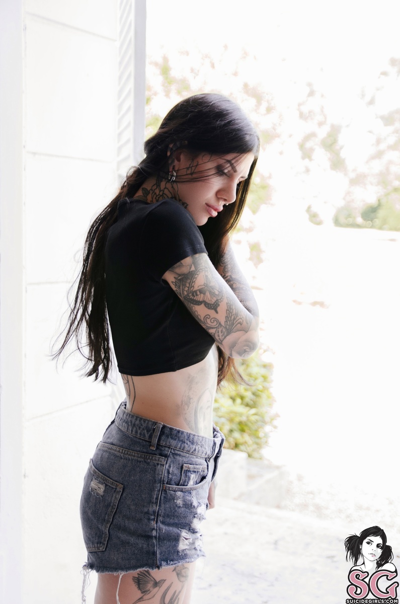 nykki-eyesonfire-07.jpg