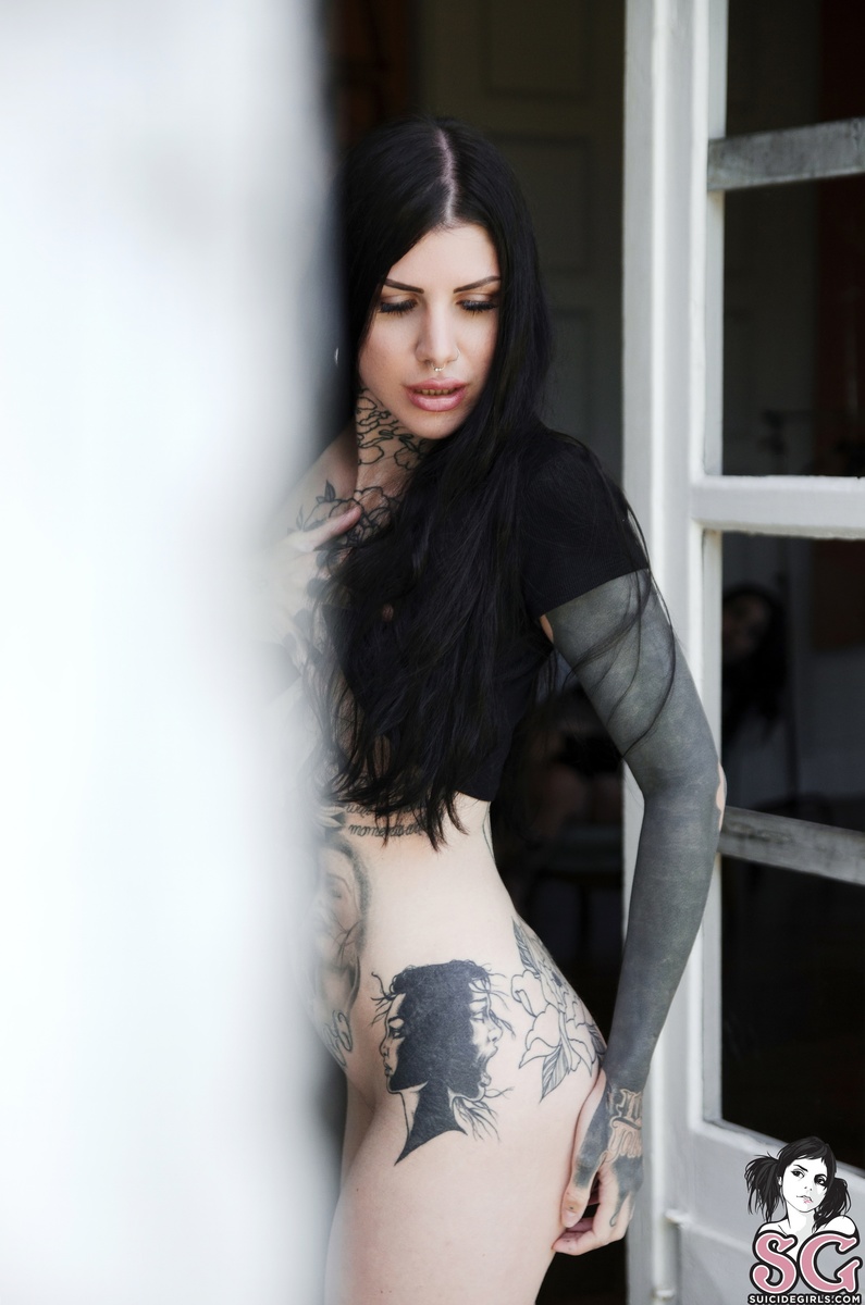 nykki-eyesonfire-21.jpg
