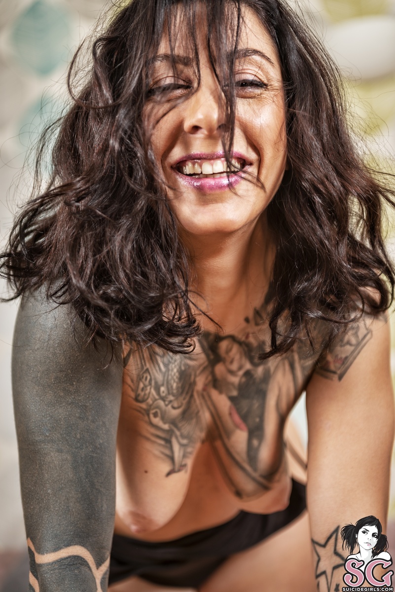 lasmilla-unapologetic-21.jpg
