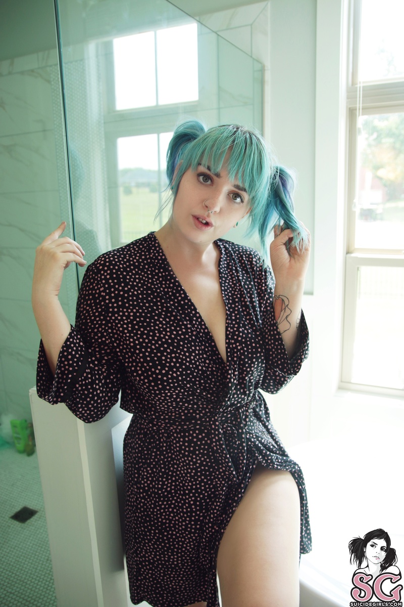 alikatt893-aquamarine-01.jpg
