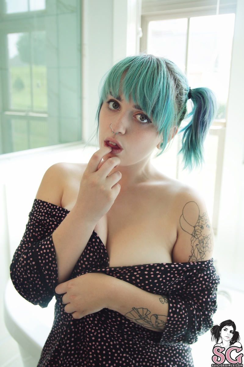 alikatt893-aquamarine-03.jpg