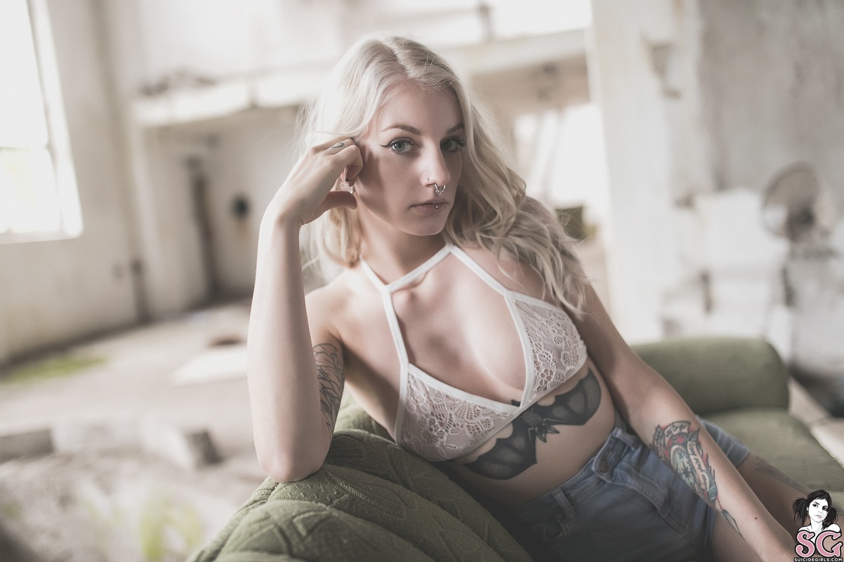 xkatelyn-couchpotato-01.jpg