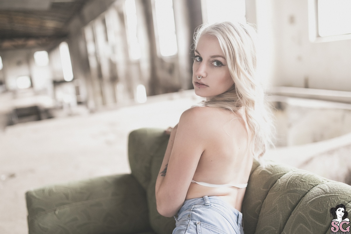 xkatelyn-couchpotato-03.jpg