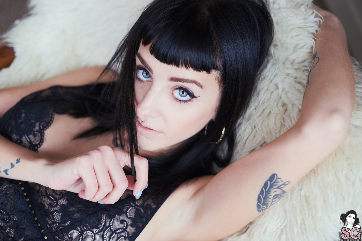 warriorpluto-youngandnumb-07.jpg