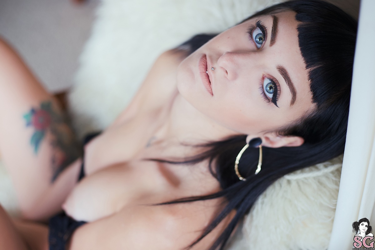 warriorpluto-youngandnumb-13.jpg